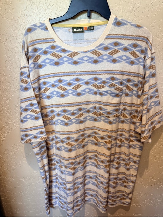 Howler Brothers Other - Howler Brothers Cream Crewneck with Light Blue & Tan Pattern